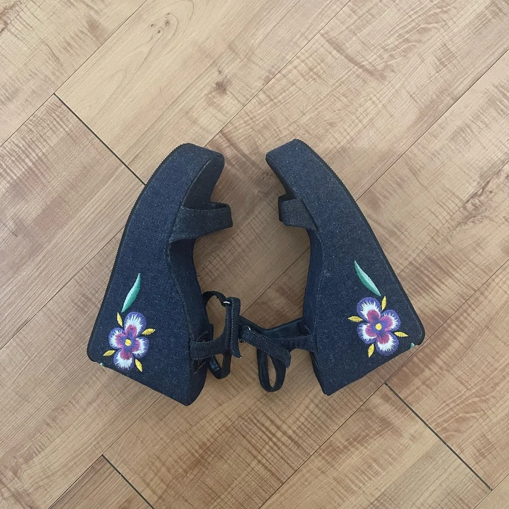 Floral Embroidered Denim Platform Wedge Sandals Brand New Size 7